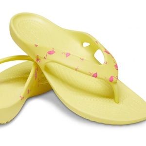 Women’s Yellow Crocs w/Pink FLAMINGOS Print Flip Flops Sandals Kadee II